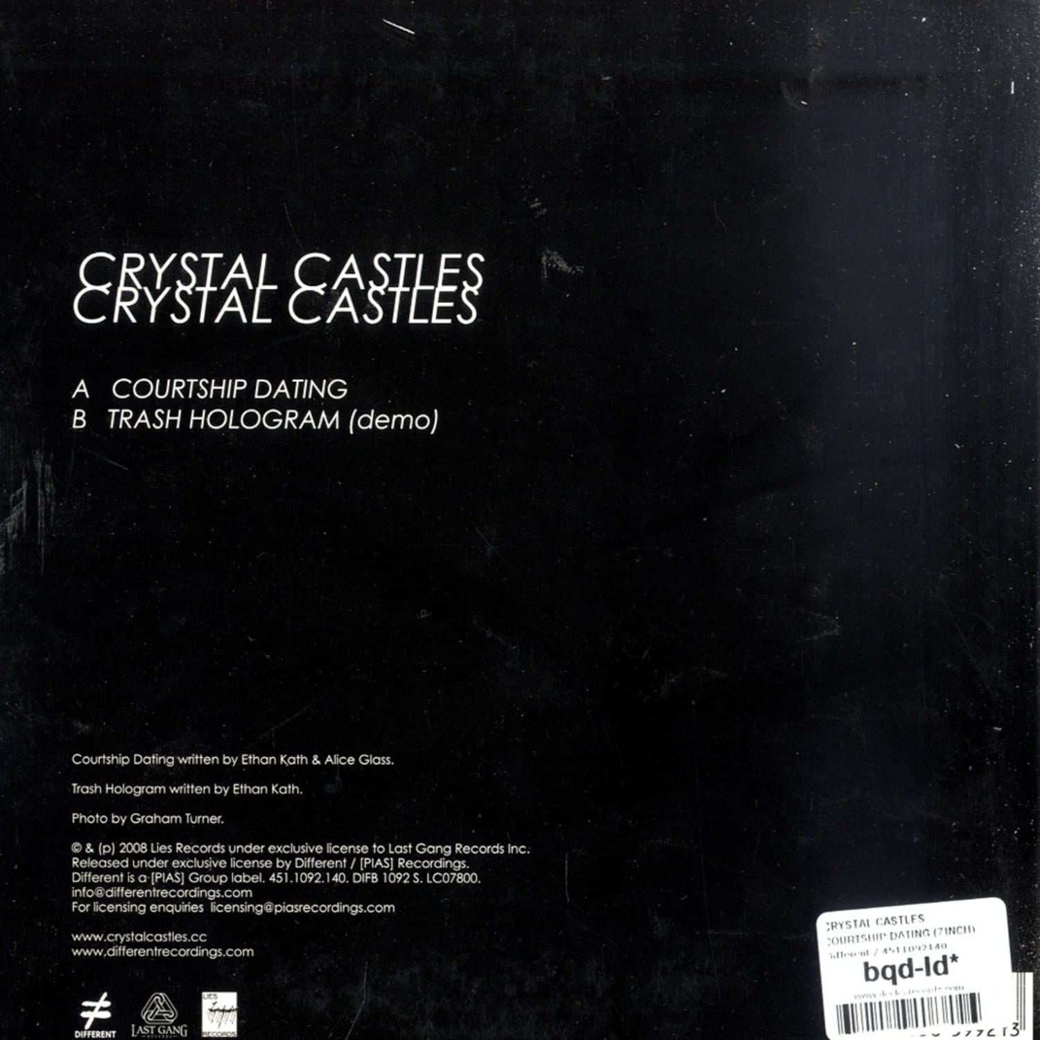 Crystal Castles - COURTSHIP DATING / Different / 4511092140 | 7