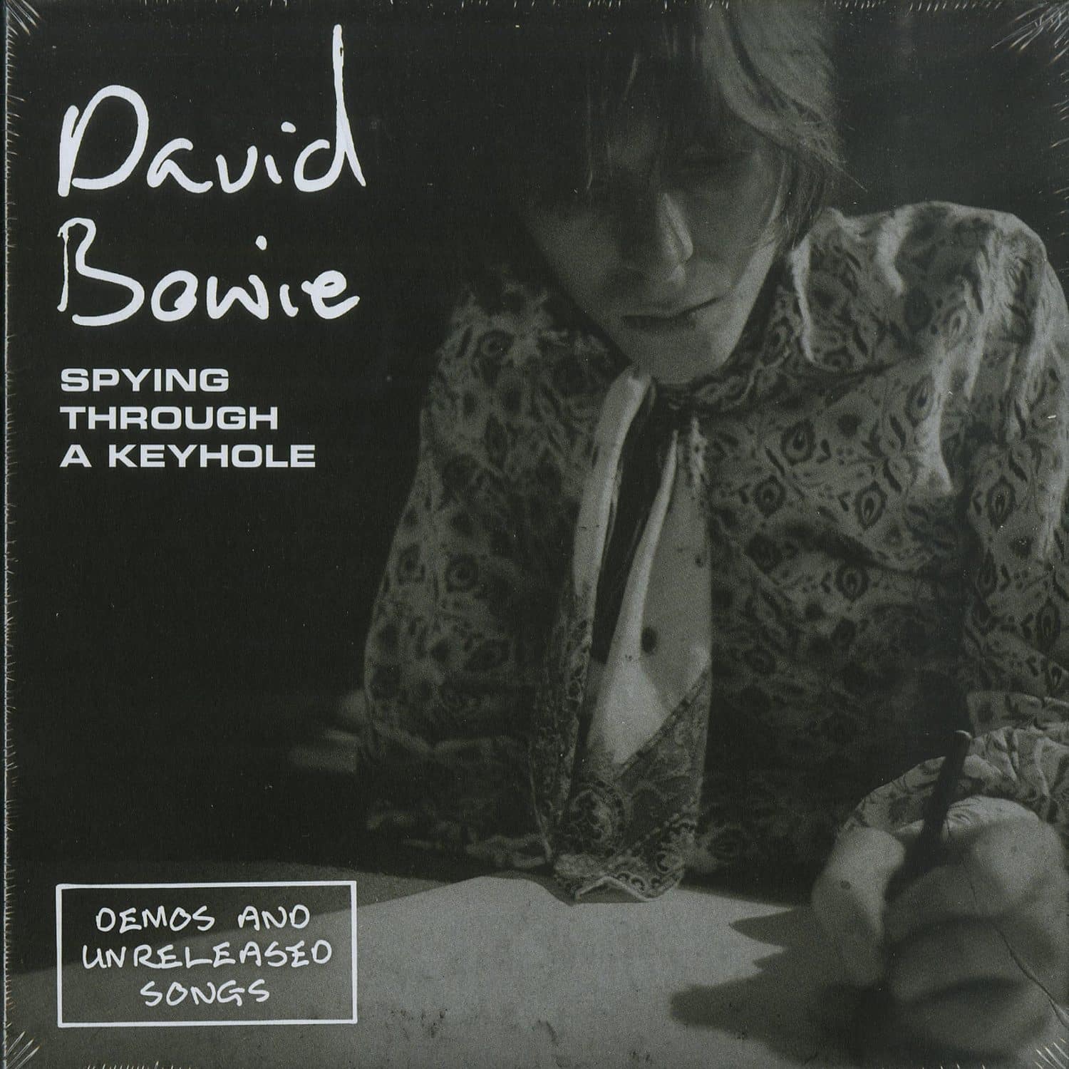 David Bowie - SPYING THROUGH A KEYHOLE 