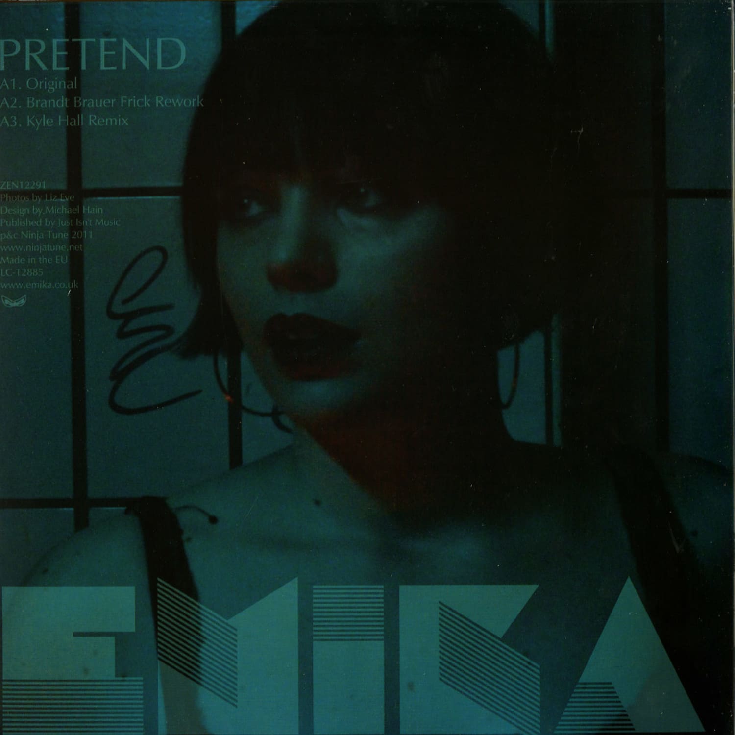 Emika - PRETEND 