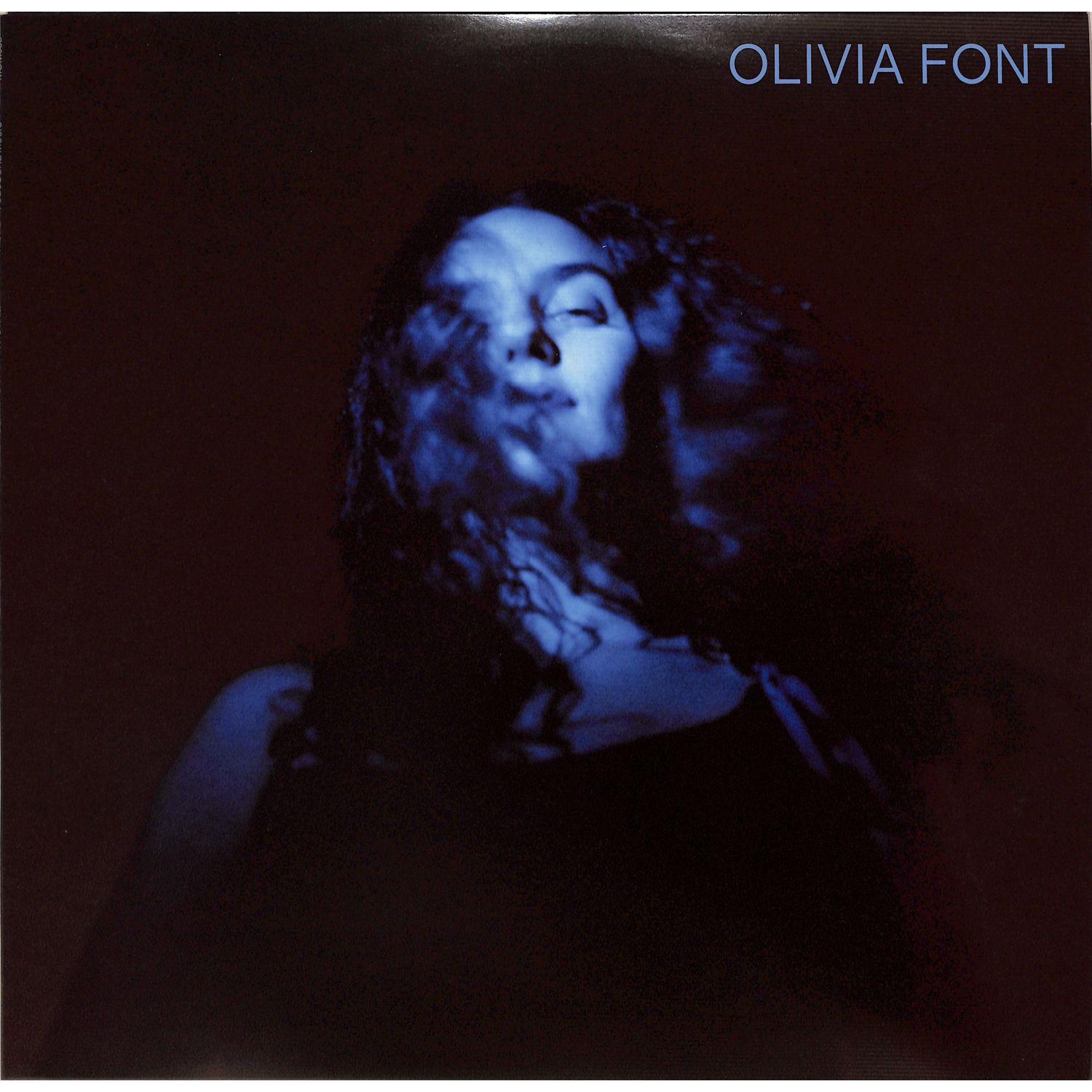 Olivia Font - INVICTAM 