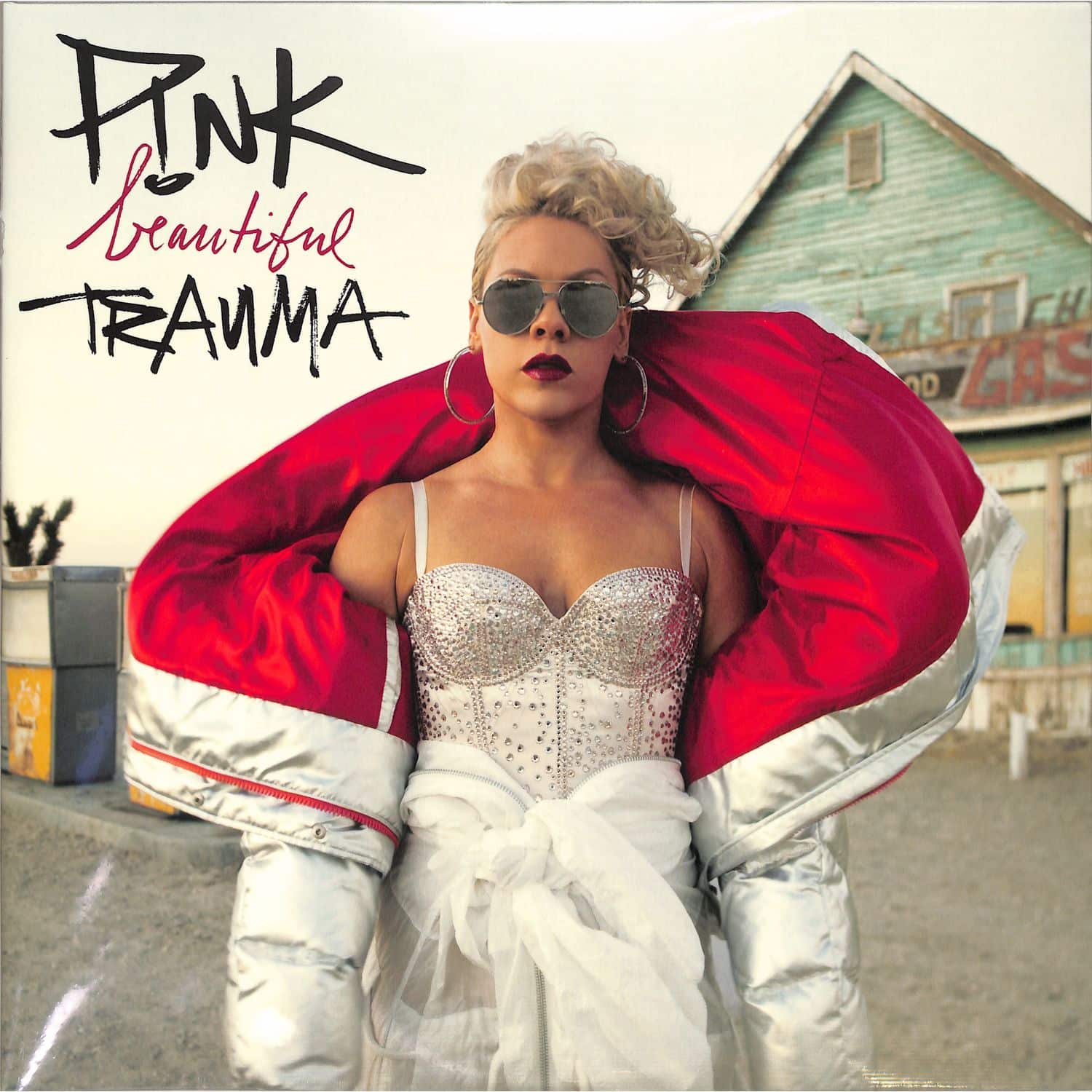 P!nk - BEAUTIFUL TRAUMA 