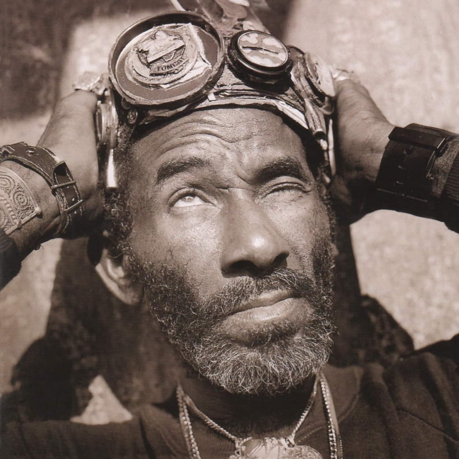 Lee Scratch Perry - ON THE WIRE 