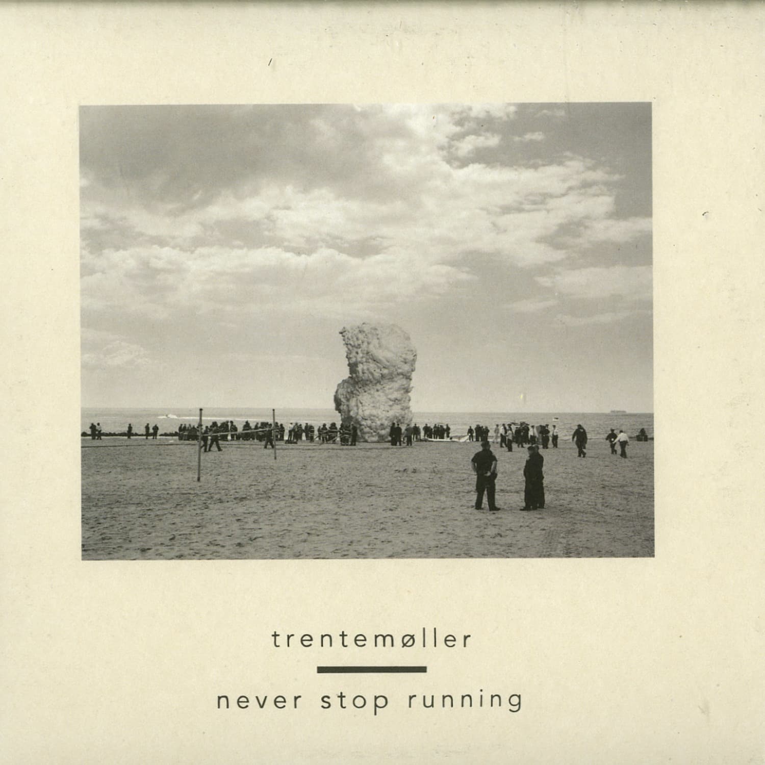 Trentemoller - NEVER STOP RUNNING 
