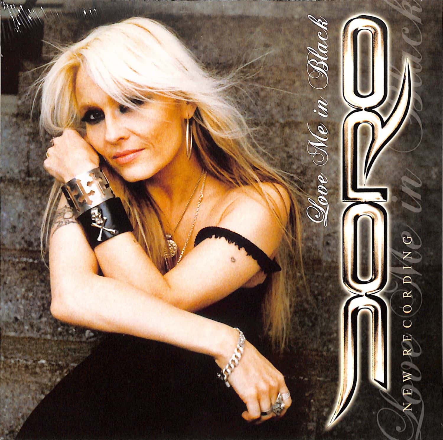 Doro - LOVE ME IN BLACK 