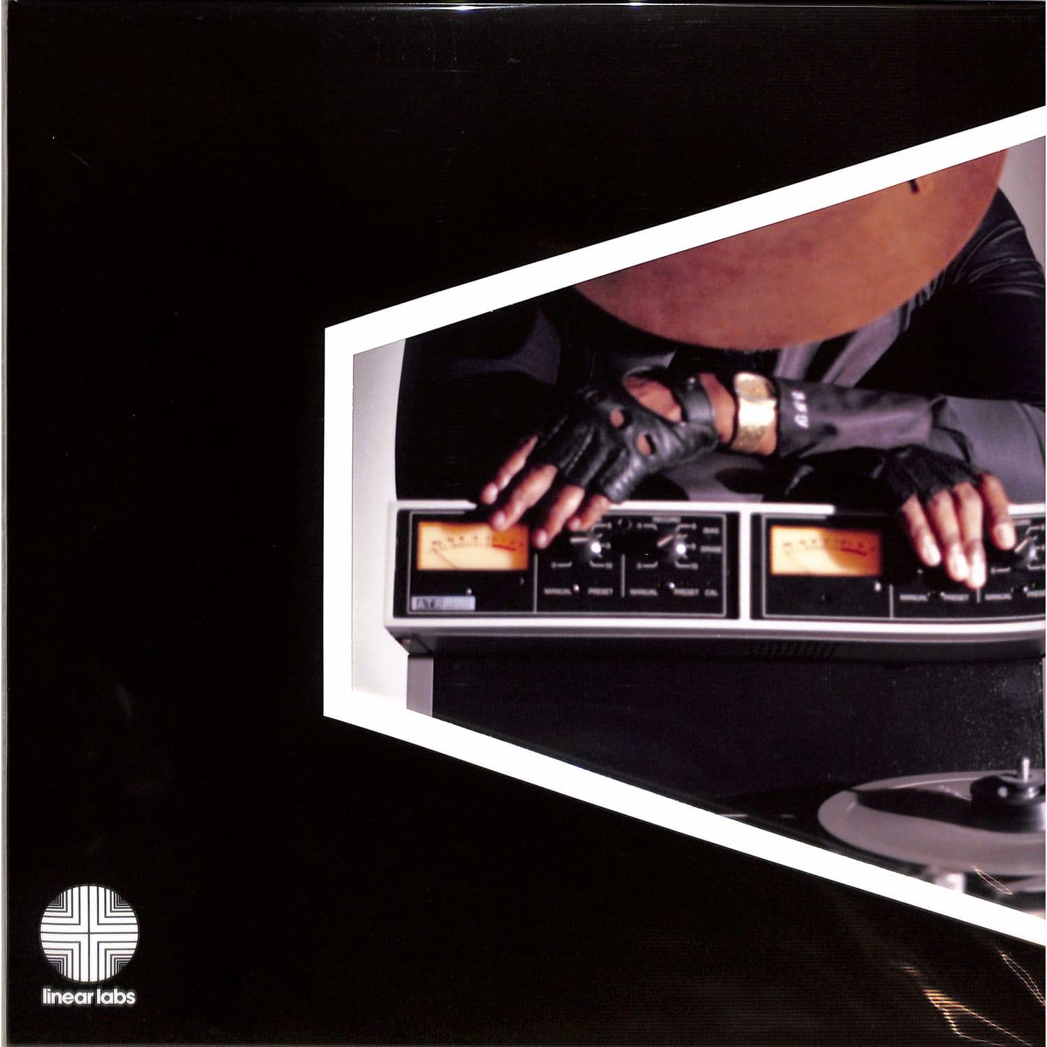 Adrian Younge - LINEAR LABS: SAO PAULO 