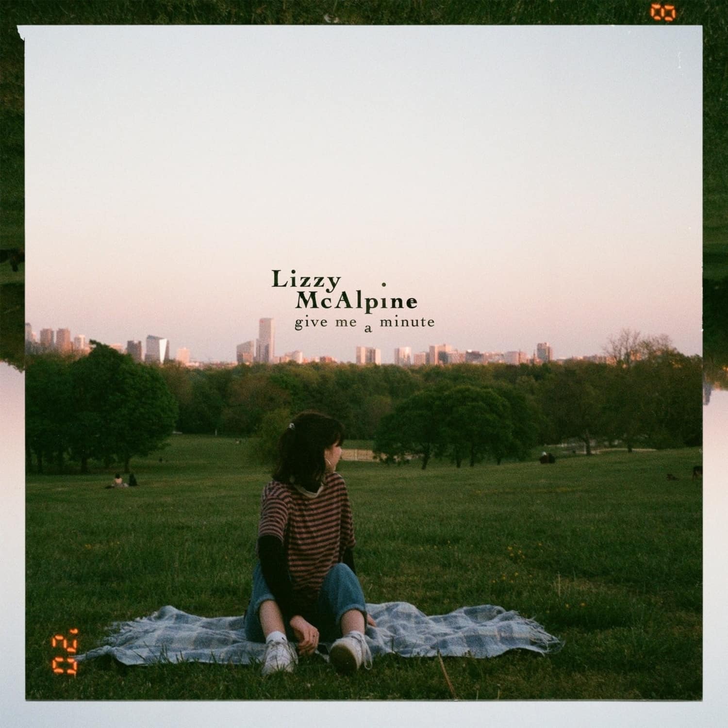Lizzy McAlpine - GIVE ME A MINUTE 