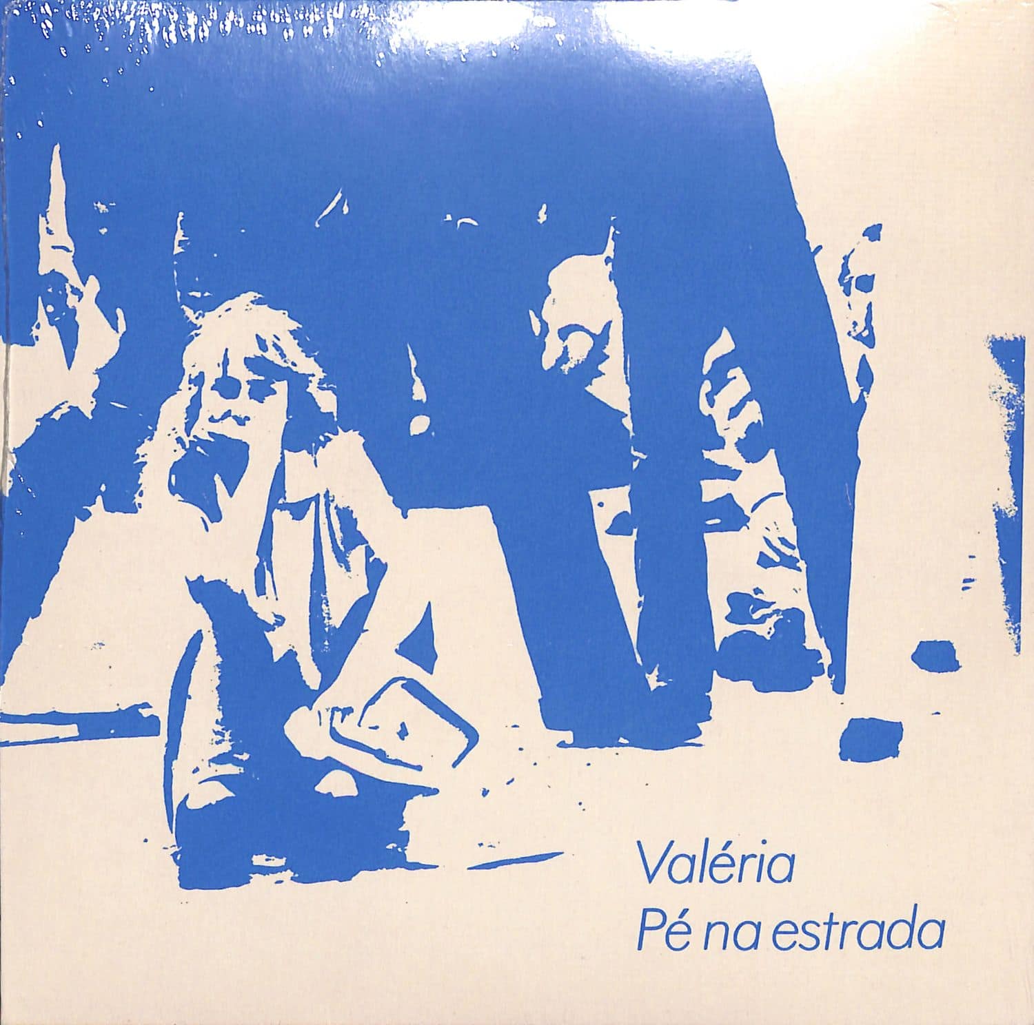 Valeria - PE NA ESTRADA 