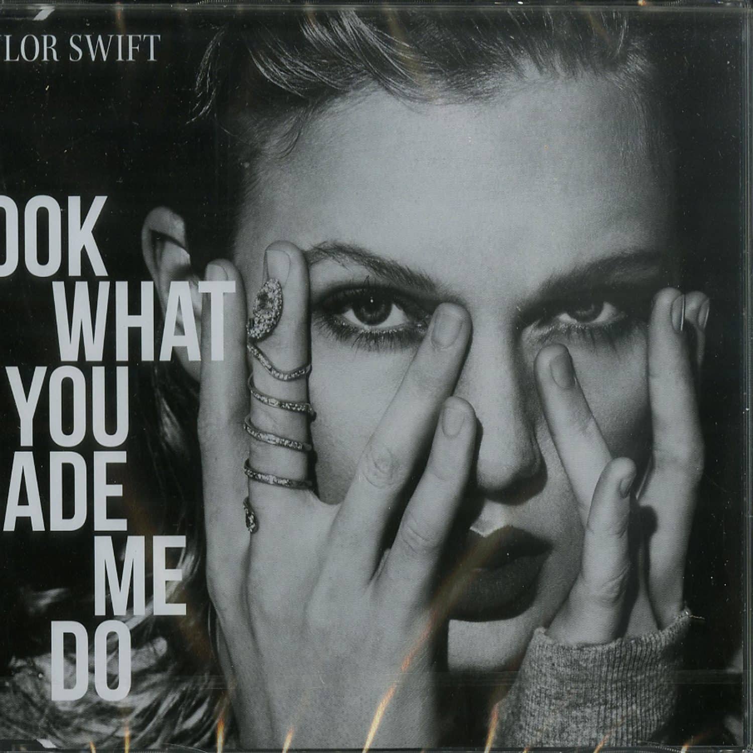 Taylor Swift - LOOK WHAT YOU MADE ME DO 
