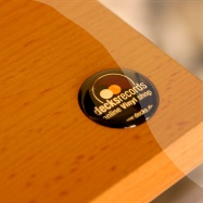Front View : Sticker - Decks Records 3D Logo Sticker (2.5cm) - Decks Records