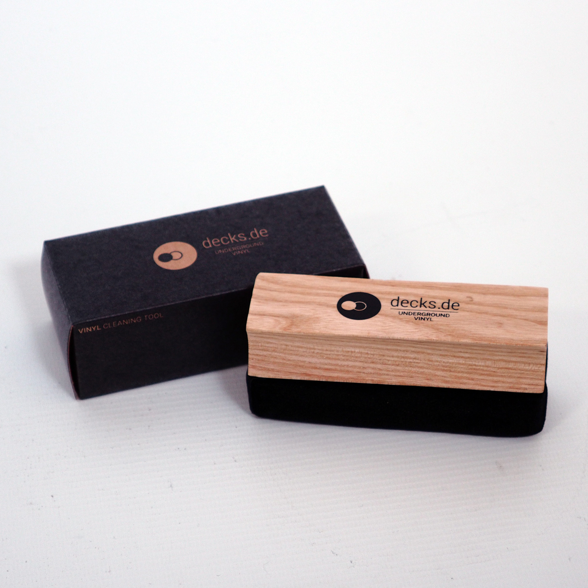 Zubehoer - Pro Wooden Velvet Cleaning Brush 